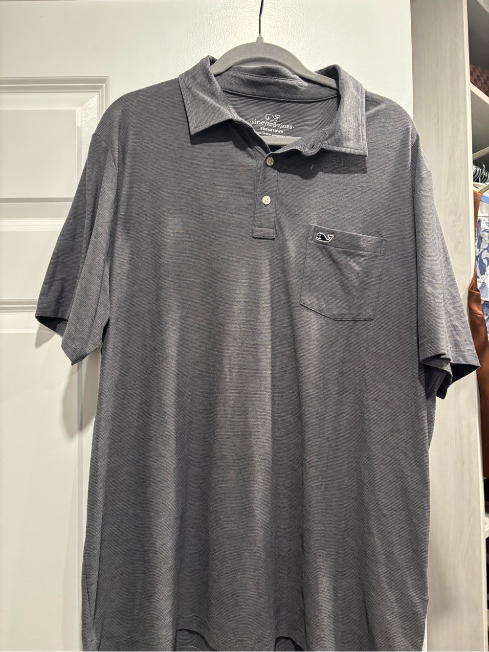 Vineyard Vines Men's Short Sleeve Pocket Polo in Charcoal Gray